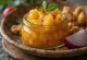 오렌지 과육이 보이는 생강 처트니
