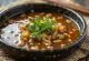 서빙된 타라곤 생강 참깨 소스